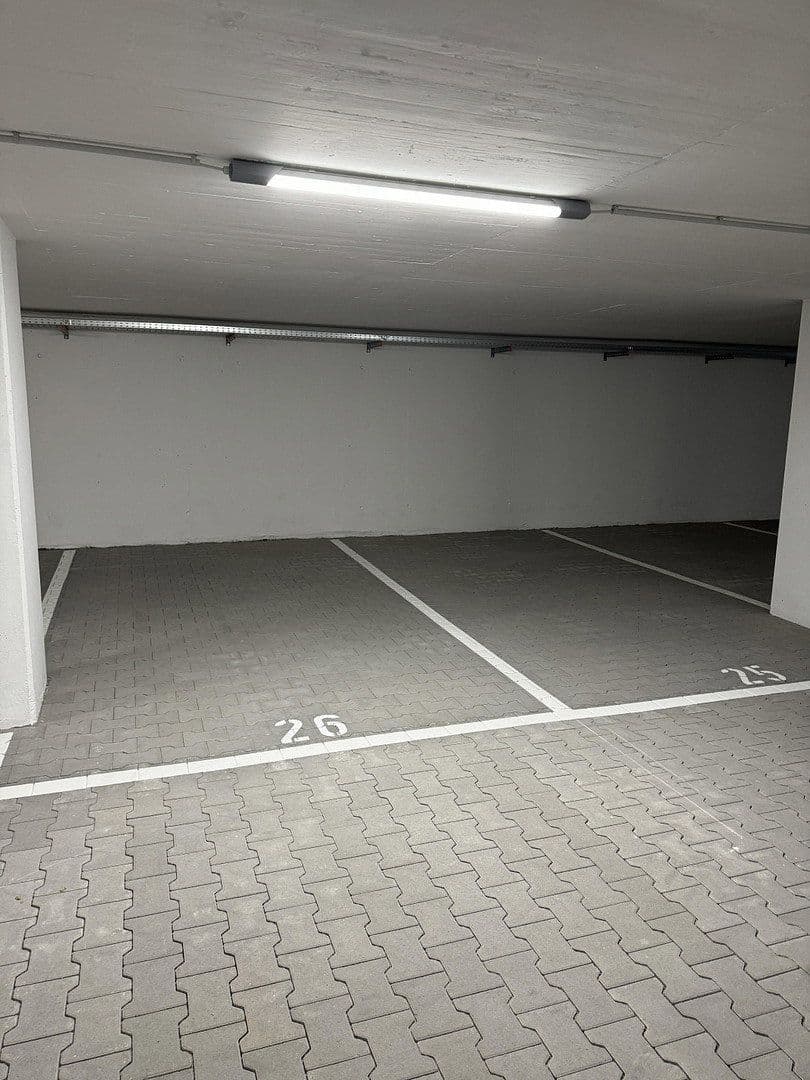 Prenájom bytu 3-izbový 104 m², Heidelberg, Bádensko-Wurttembersko Prenájom bytu 3-izbový 104 m², Heidelberg, Bádensko-Wurttembersko