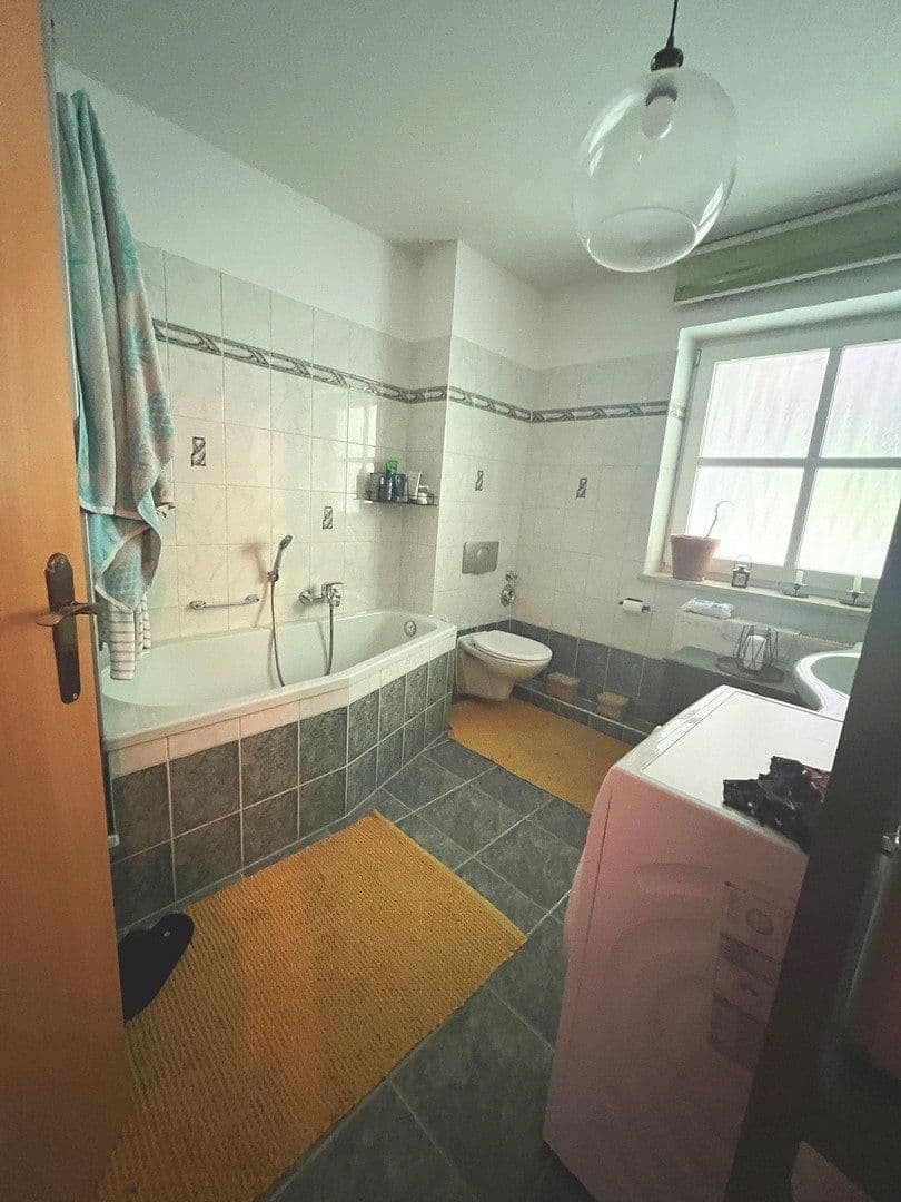 Prenájom bytu 3-izbový 82 m², Schönherrstraße 17, Chemnitz, Sasko Prenájom bytu 3-izbový 82 m², Schönherrstraße 17, Chemnitz, Sasko