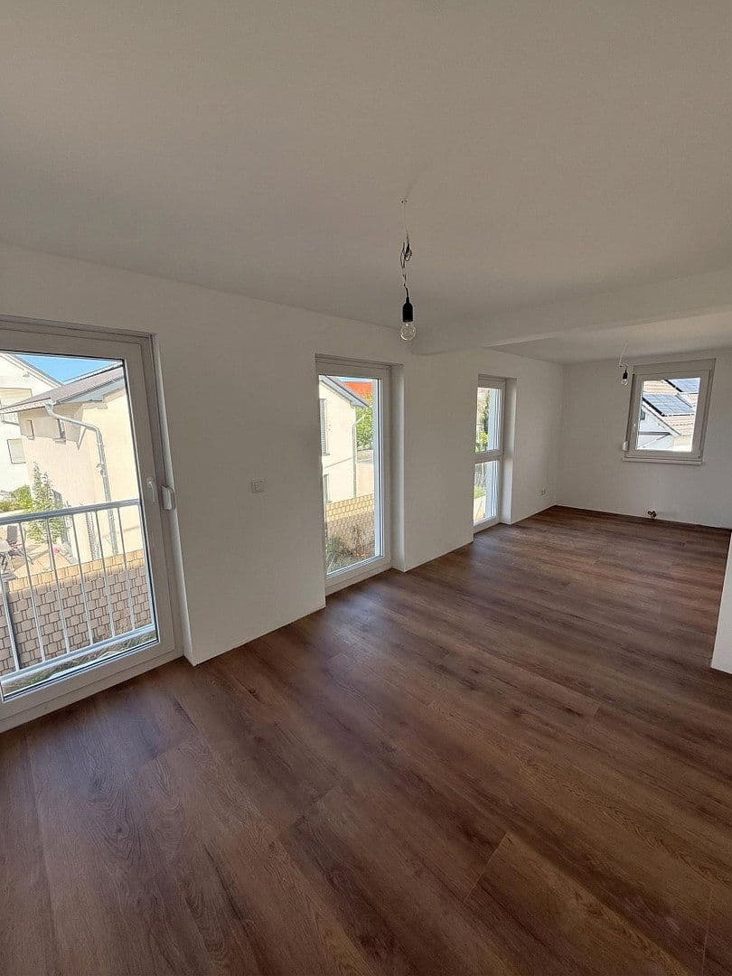 Prenájom bytu 6-izbový 150 m², Reisachstraße 8, Pliezhausen, Bádensko-Wurttembersko Prenájom bytu 6-izbový 150 m², Reisachstraße 8, Pliezhausen, Bádensko-Wurttembersko