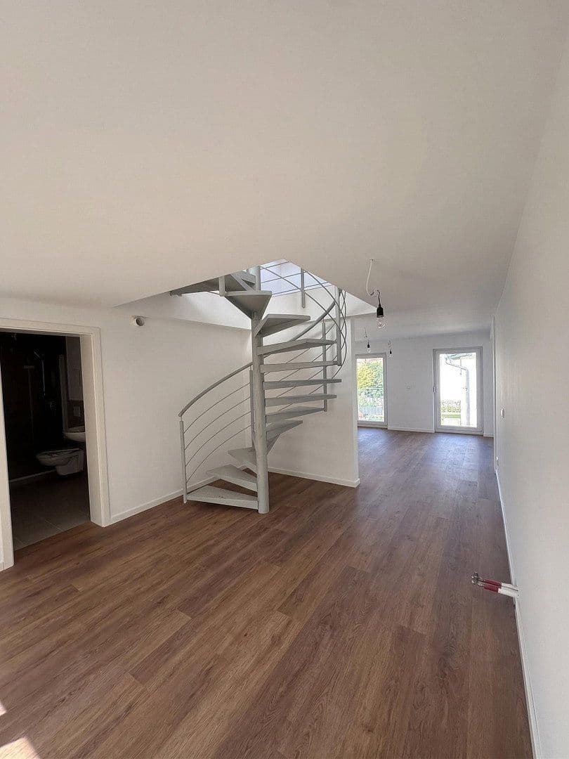 Prenájom bytu 6-izbový 150 m², Reisachstraße 8, Pliezhausen, Bádensko-Wurttembersko Prenájom bytu 6-izbový 150 m², Reisachstraße 8, Pliezhausen, Bádensko-Wurttembersko