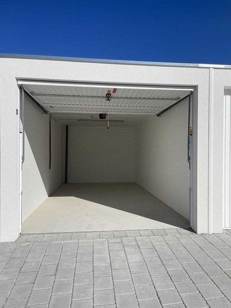 Prenájom garáže 18 m², Sulz am Neckar, Bádensko-Wurttembersko Prenájom garáže 18 m², Sulz am Neckar, Bádensko-Wurttembersko