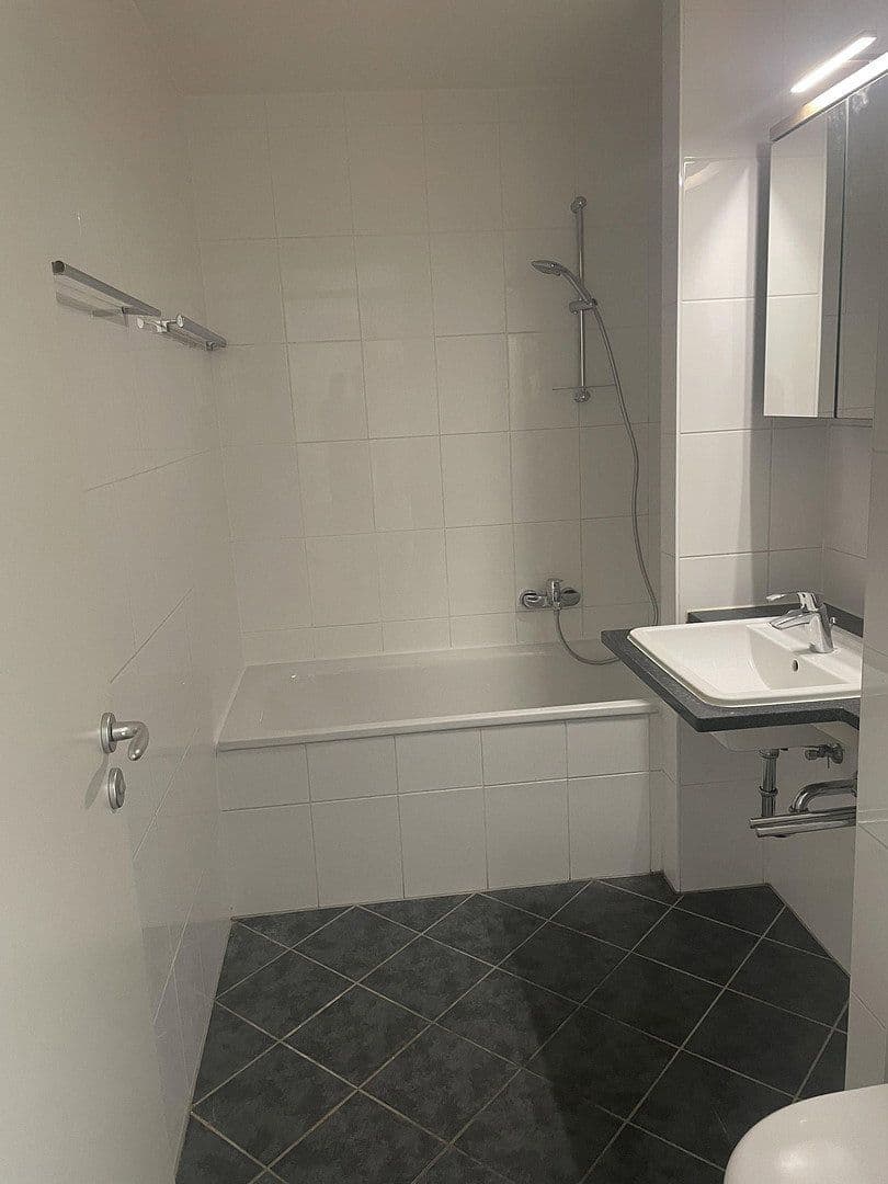 Prenájom bytu 2-izbový 57 m², München, Bavorsko Prenájom bytu 2-izbový 57 m², München, Bavorsko