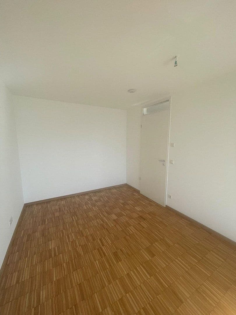 Prenájom bytu 2-izbový 57 m², München, Bavorsko Prenájom bytu 2-izbový 57 m², München, Bavorsko