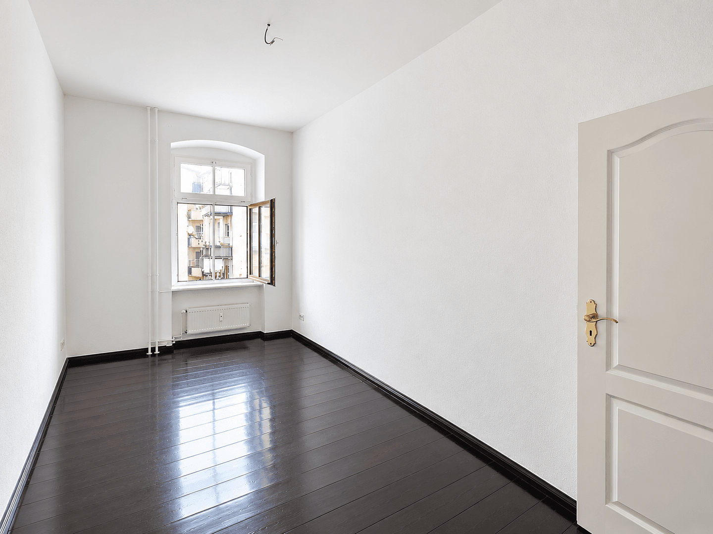 Prenájom bytu 4-izbový 89 m², Berlin, Berlín Prenájom bytu 4-izbový 89 m², Berlin, Berlín