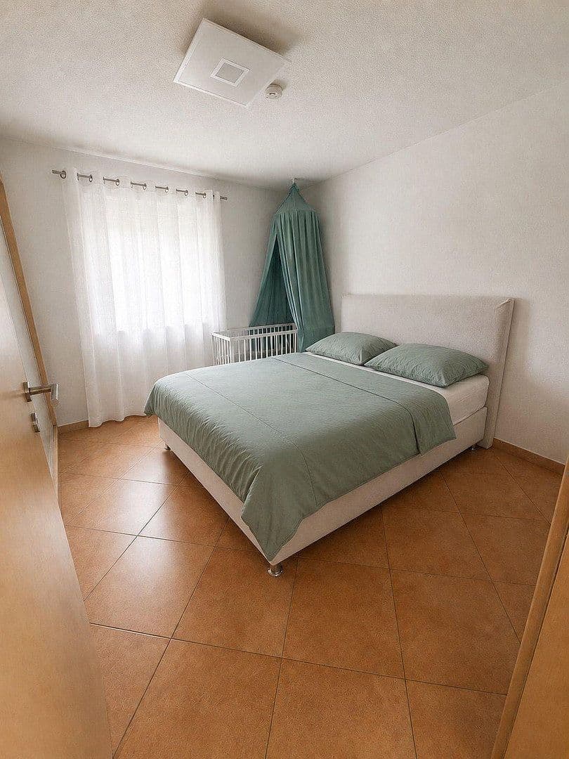 Prenájom bytu 4-izbový 95 m², Schießstattstr. 9, Feldkirchen-Westerham, Bavorsko Prenájom bytu 4-izbový 95 m², Schießstattstr. 9, Feldkirchen-Westerham, Bavorsko