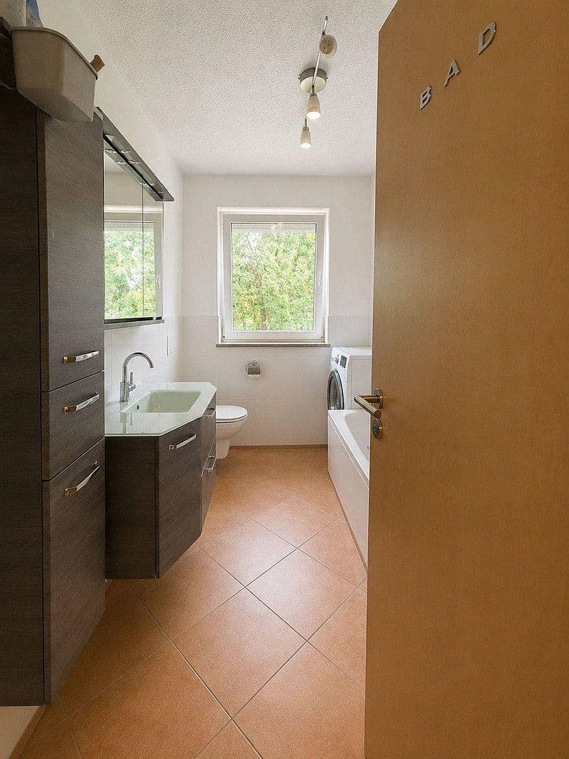 Prenájom bytu 4-izbový 95 m², Schießstattstr. 9, Feldkirchen-Westerham, Bavorsko Prenájom bytu 4-izbový 95 m², Schießstattstr. 9, Feldkirchen-Westerham, Bavorsko