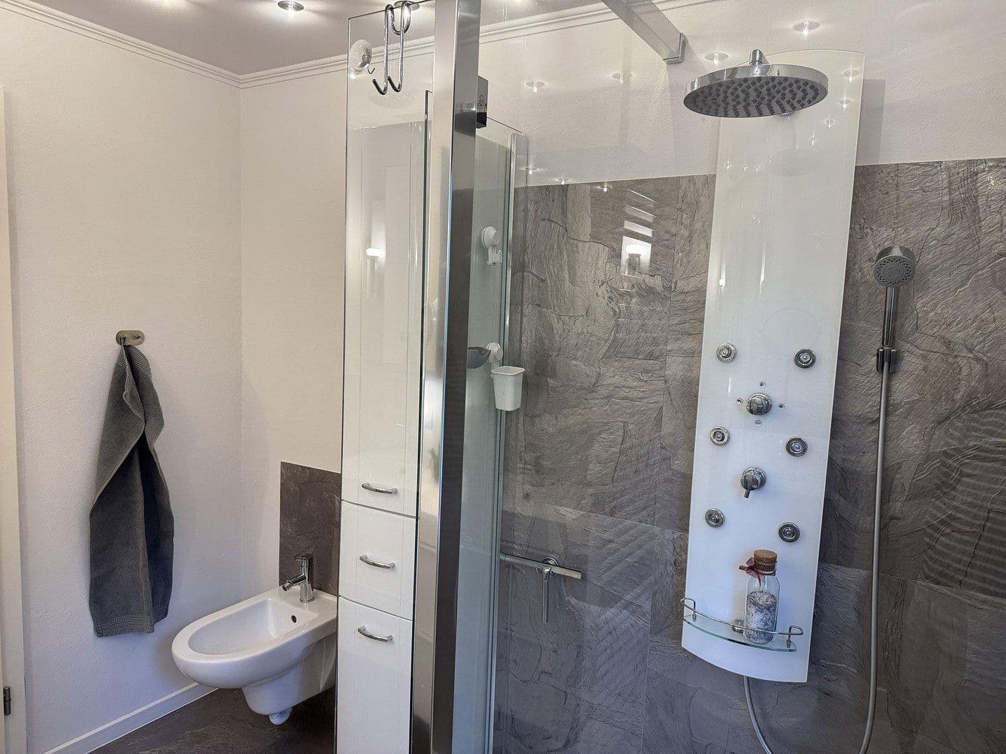 Prenájom bytu 5-izbový 181 m², Alemannenweg 16, Rainau, Bádensko-Wurttembersko Prenájom bytu 5-izbový 181 m², Alemannenweg 16, Rainau, Bádensko-Wurttembersko