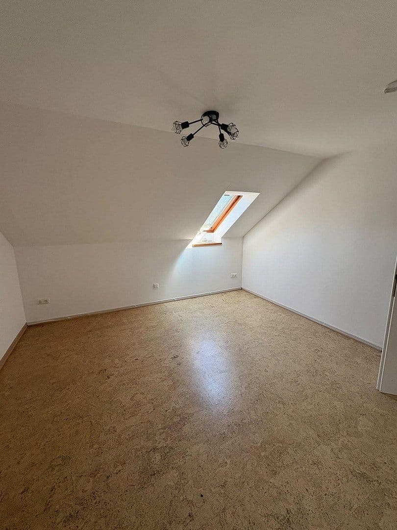 Prenájom bytu 4-izbový 88 m², Landshut, Bavorsko Prenájom bytu 4-izbový 88 m², Landshut, Bavorsko