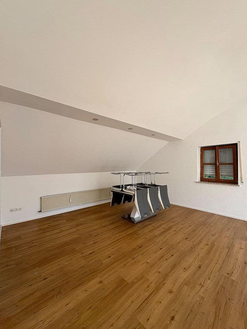 Prenájom bytu 4-izbový 88 m², Landshut, Bavorsko Prenájom bytu 4-izbový 88 m², Landshut, Bavorsko