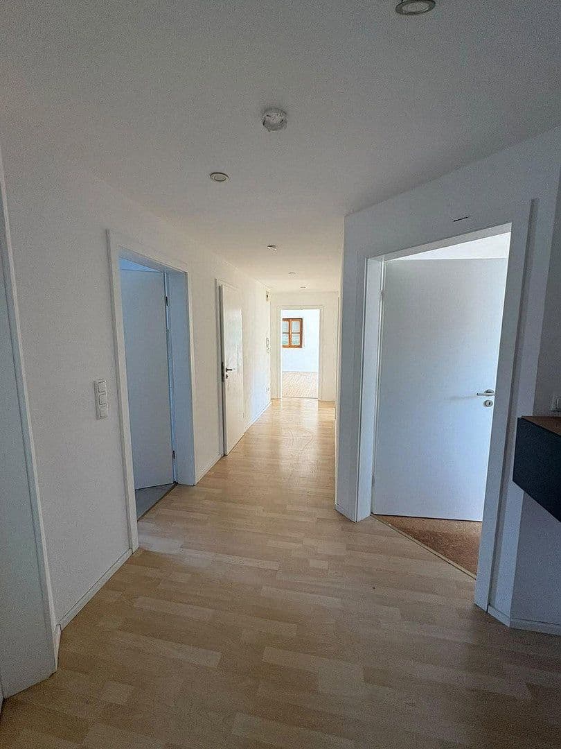 Prenájom bytu 4-izbový 88 m², Landshut, Bavorsko Prenájom bytu 4-izbový 88 m², Landshut, Bavorsko