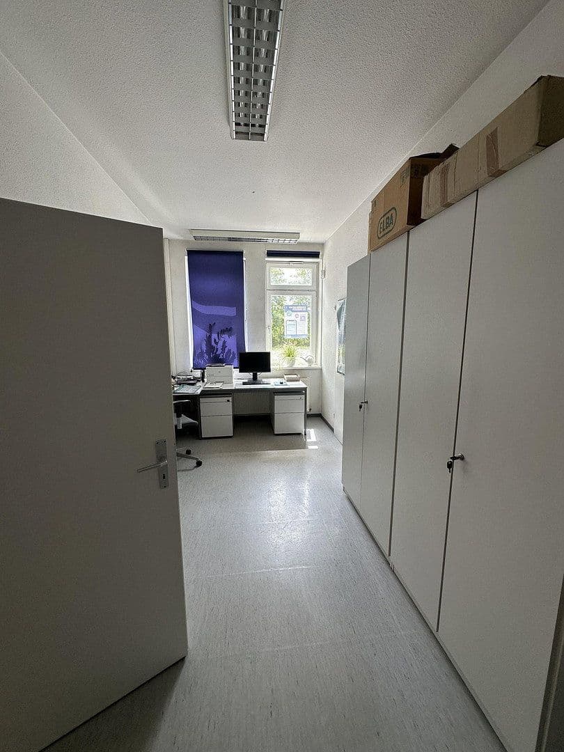 Prenájom nebytového priestoru 500 m², Obere Hilgenstock 2, Warburg, Severné Porýnie - Westfálsko Prenájom nebytového priestoru 500 m², Obere Hilgenstock 2, Warburg, Severné Porýnie - Westfálsko
