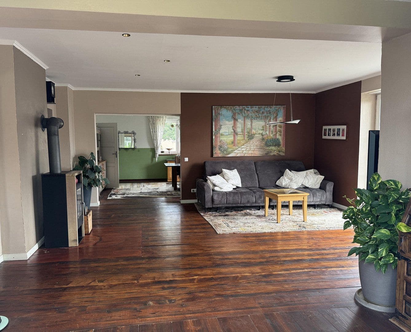 Predaj domu 270 m², pozemok 2.750 m², Wisseldorfer Str. 43, Landau an der Isar, Bavorsko Predaj domu 270 m², pozemok 2.750 m², Wisseldorfer Str. 43, Landau an der Isar, Bavorsko