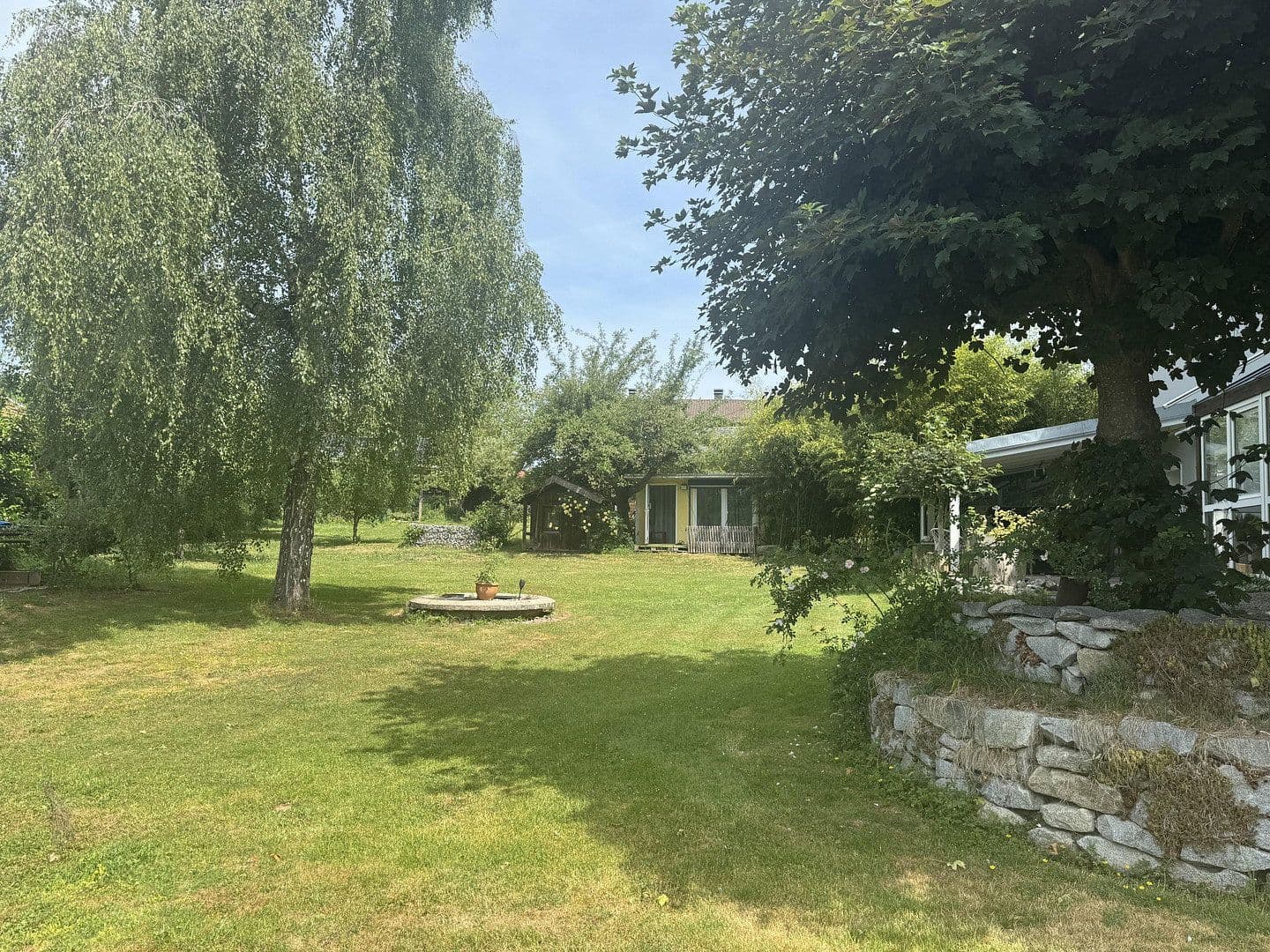 Predaj domu 270 m², pozemok 2.750 m², Wisseldorfer Str. 43, Landau an der Isar, Bavorsko Predaj domu 270 m², pozemok 2.750 m², Wisseldorfer Str. 43, Landau an der Isar, Bavorsko