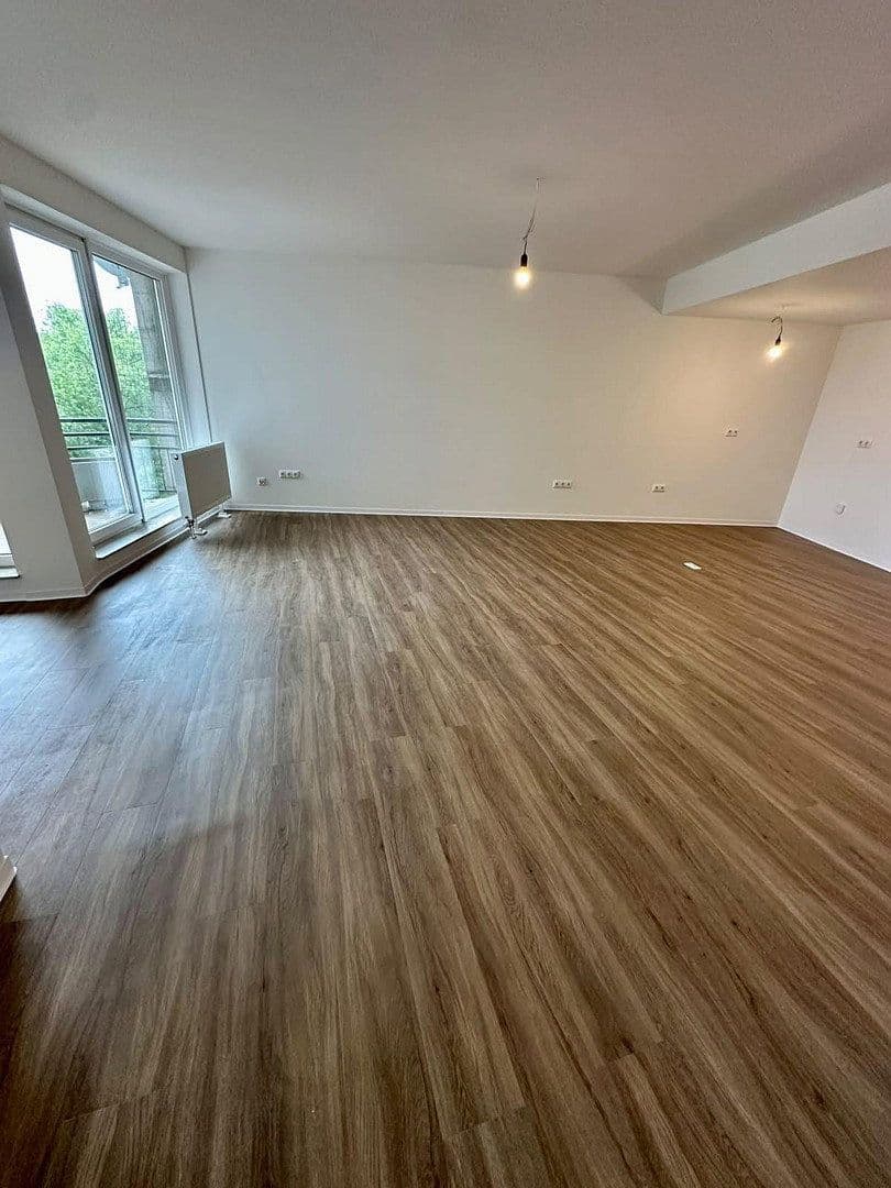 Prenájom bytu 4-izbový 135 m², Färberstr. 100, Düsseldorf, Severné Porýnie - Westfálsko Prenájom bytu 4-izbový 135 m², Färberstr. 100, Düsseldorf, Severné Porýnie - Westfálsko