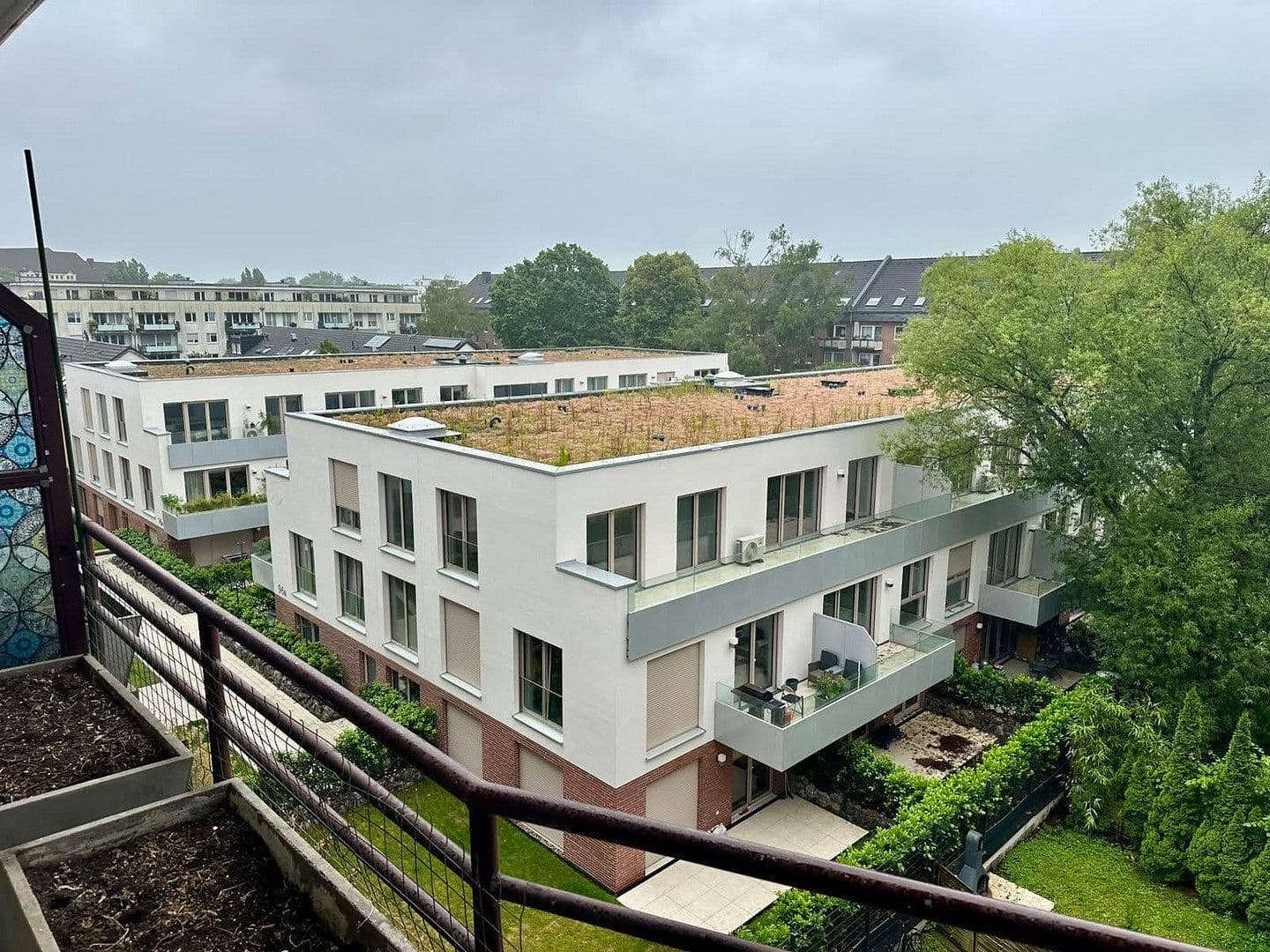Prenájom bytu 4-izbový 135 m², Färberstr. 100, Düsseldorf, Severné Porýnie - Westfálsko Prenájom bytu 4-izbový 135 m², Färberstr. 100, Düsseldorf, Severné Porýnie - Westfálsko