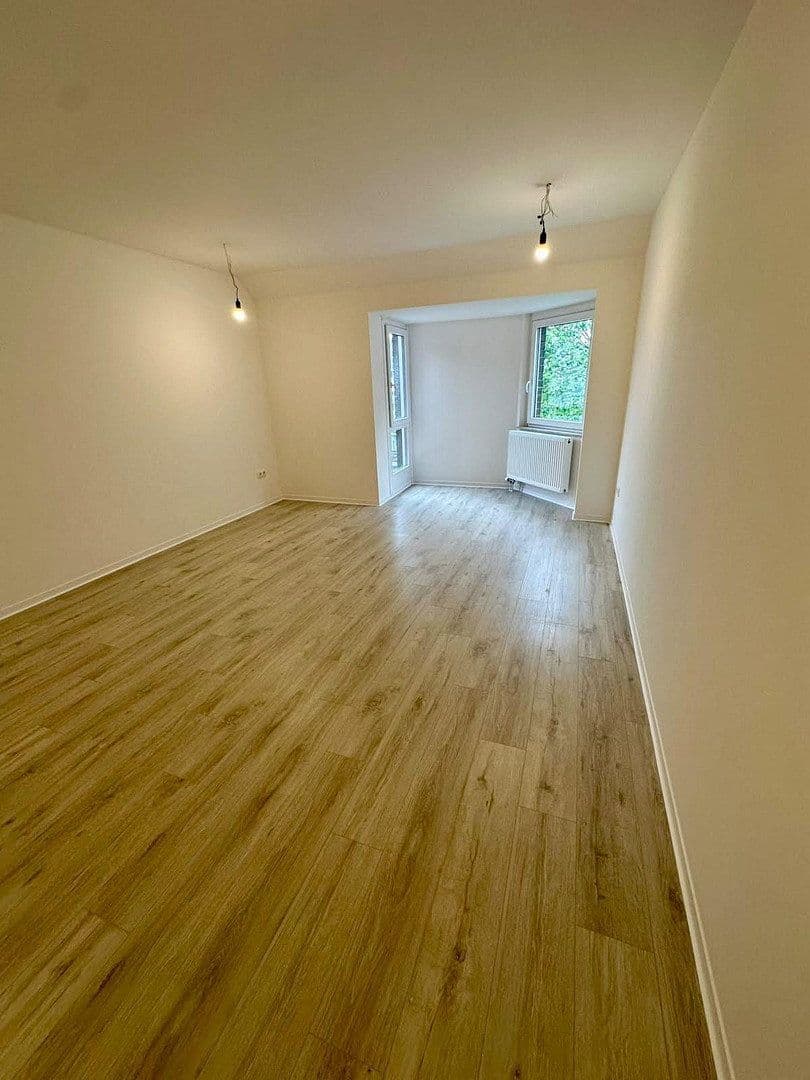 Prenájom bytu 4-izbový 135 m², Färberstr. 100, Düsseldorf, Severné Porýnie - Westfálsko Prenájom bytu 4-izbový 135 m², Färberstr. 100, Düsseldorf, Severné Porýnie - Westfálsko
