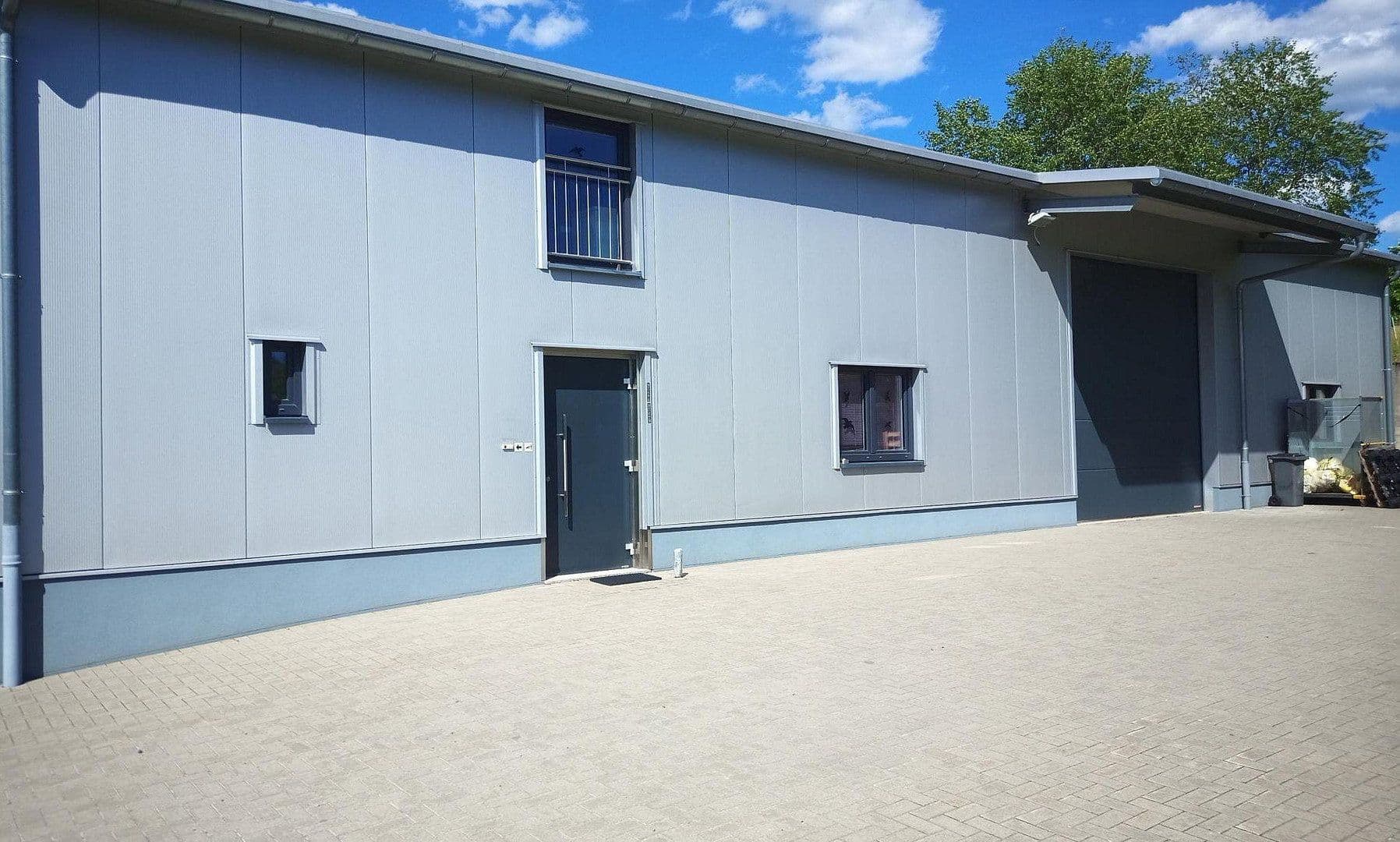 Prenájom nebytového priestoru 2.000 m², Schöllkrippen, Bavorsko Prenájom nebytového priestoru 2.000 m², Schöllkrippen, Bavorsko