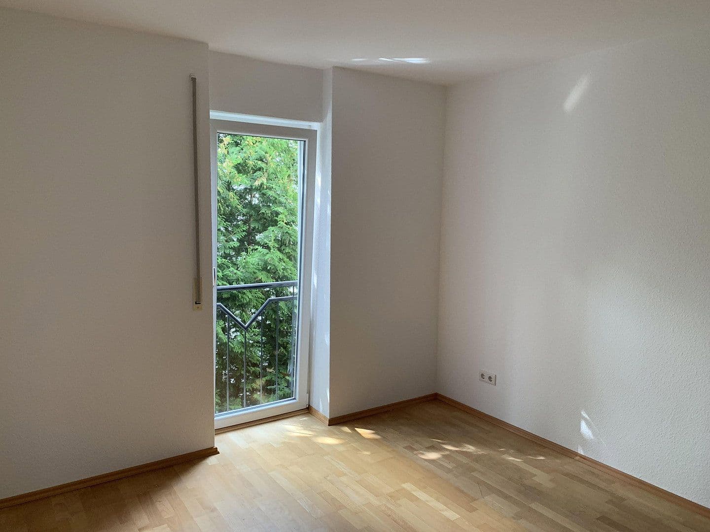 Predaj domu 157 m², pozemok 176 m², Am Wiesenrain 12, Frankfurt am Main, Hesensko Predaj domu 157 m², pozemok 176 m², Am Wiesenrain 12, Frankfurt am Main, Hesensko