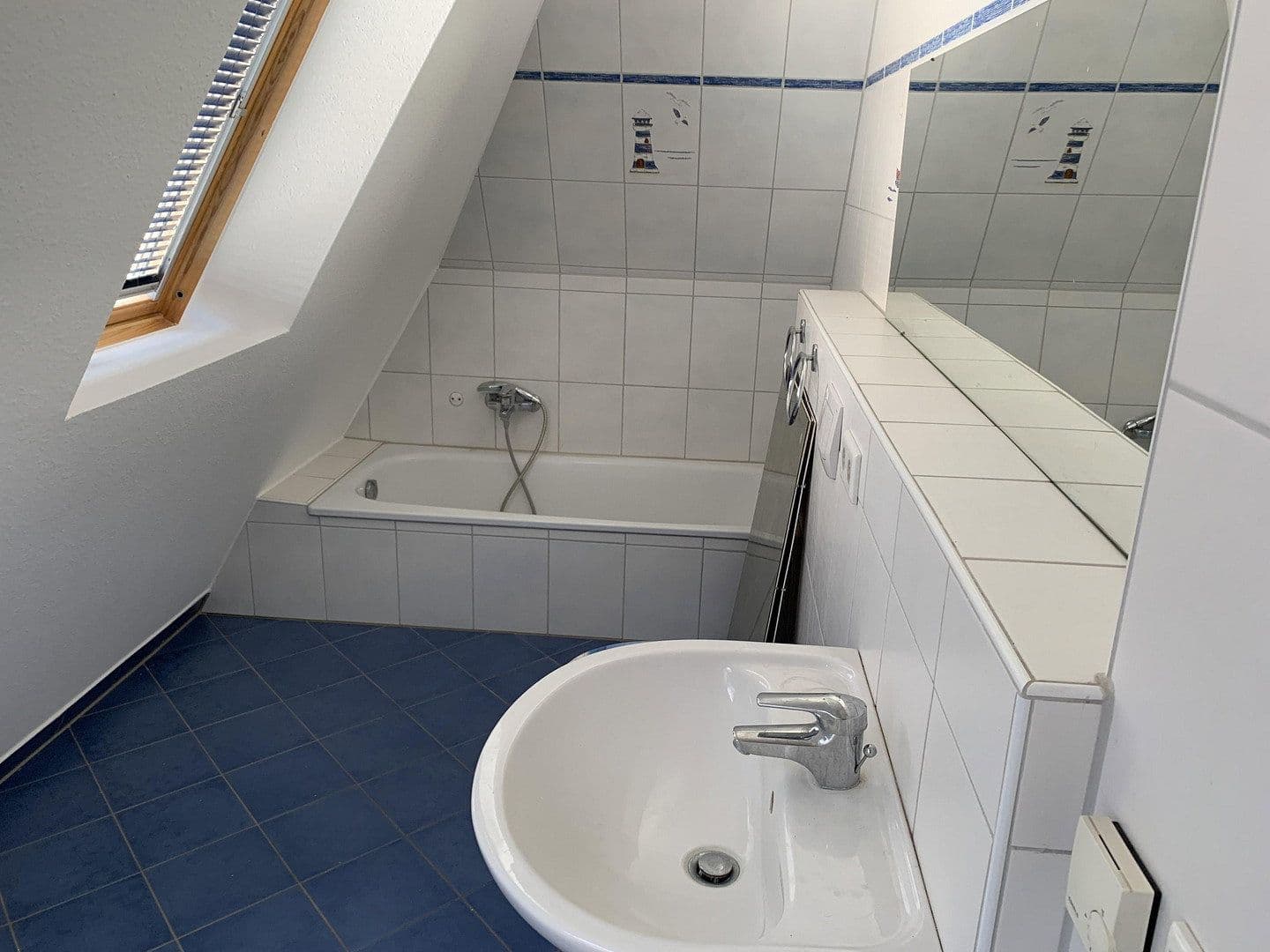Predaj domu 157 m², pozemok 176 m², Am Wiesenrain 12, Frankfurt am Main, Hesensko Predaj domu 157 m², pozemok 176 m², Am Wiesenrain 12, Frankfurt am Main, Hesensko