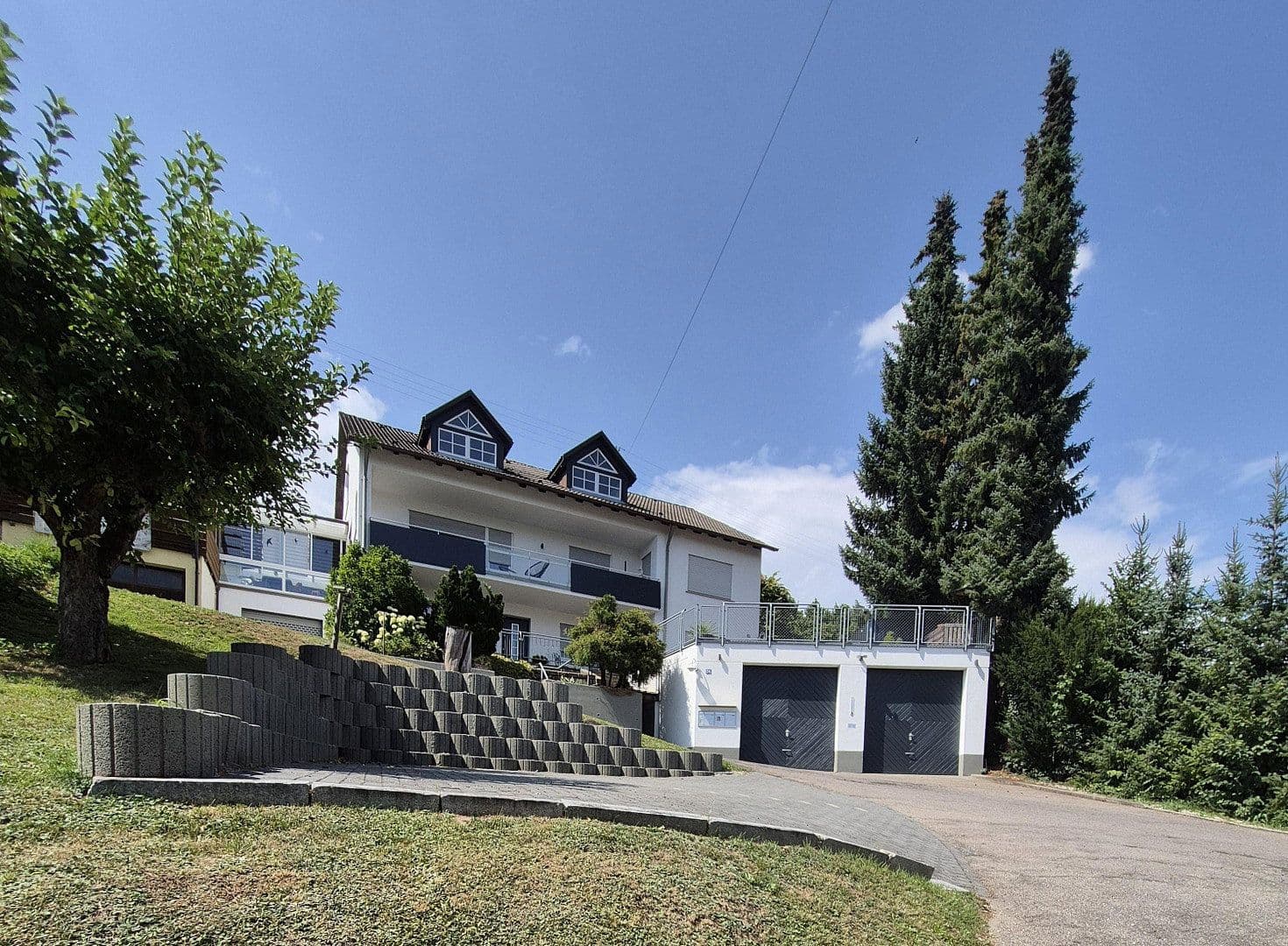 Predaj domu 283 m², pozemok 1.005 m², Rottweil, Bádensko-Wurttembersko Predaj domu 283 m², pozemok 1.005 m², Rottweil, Bádensko-Wurttembersko
