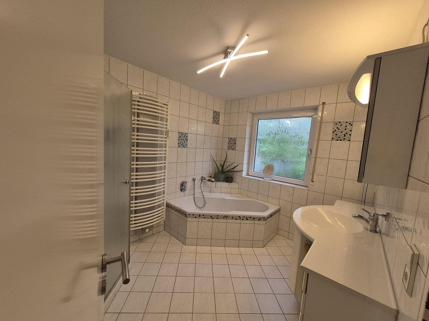 Predaj domu 283 m², pozemok 1.005 m², Rottweil, Bádensko-Wurttembersko Predaj domu 283 m², pozemok 1.005 m², Rottweil, Bádensko-Wurttembersko