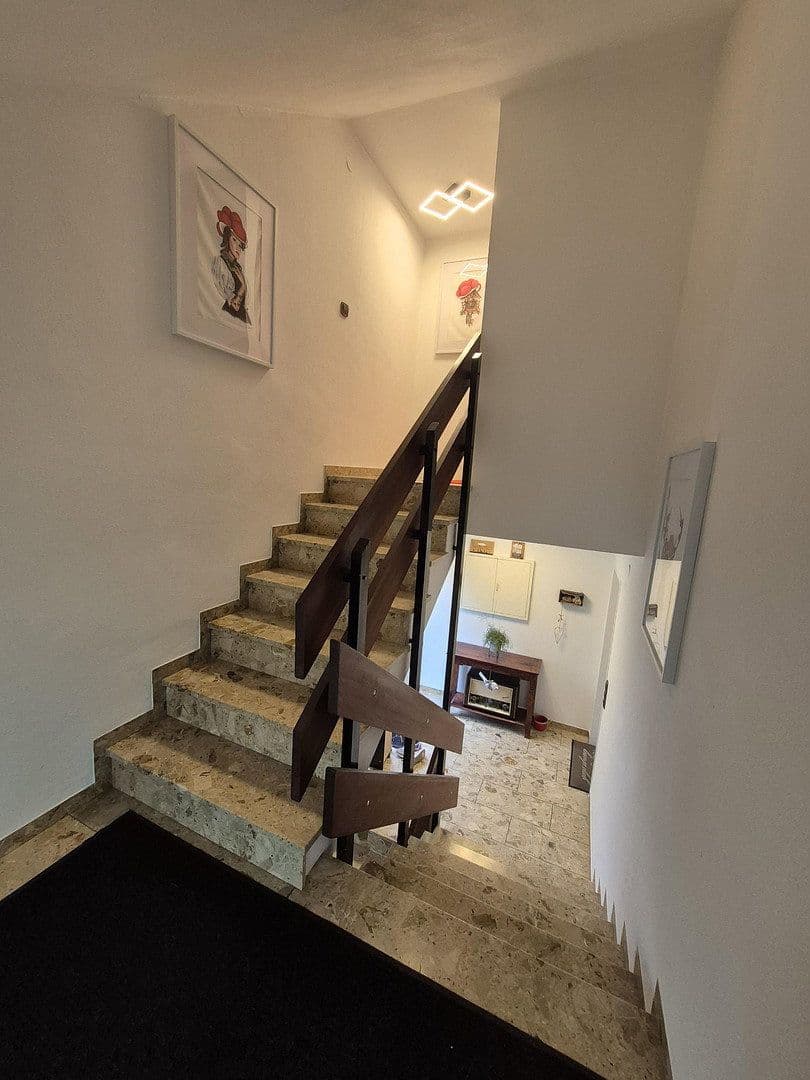 Predaj domu 283 m², pozemok 1.005 m², Rottweil, Bádensko-Wurttembersko Predaj domu 283 m², pozemok 1.005 m², Rottweil, Bádensko-Wurttembersko