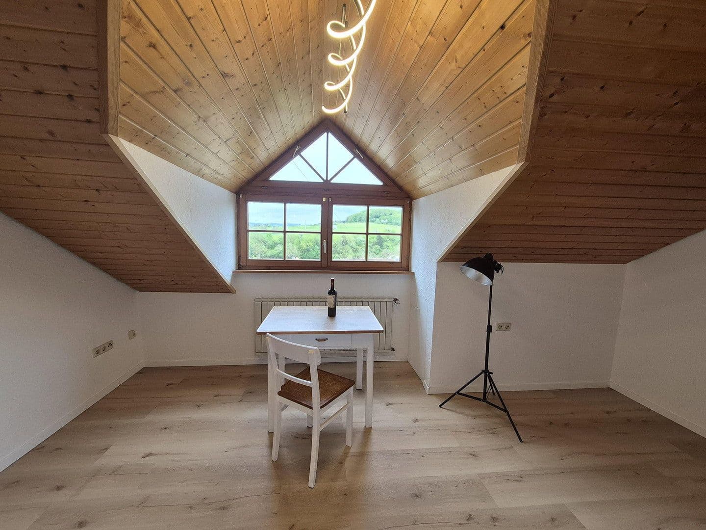 Predaj domu 283 m², pozemok 1.005 m², Rottweil, Bádensko-Wurttembersko Predaj domu 283 m², pozemok 1.005 m², Rottweil, Bádensko-Wurttembersko