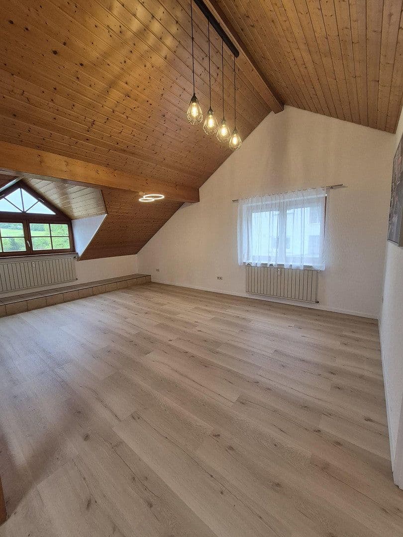 Predaj domu 283 m², pozemok 1.005 m², Rottweil, Bádensko-Wurttembersko Predaj domu 283 m², pozemok 1.005 m², Rottweil, Bádensko-Wurttembersko