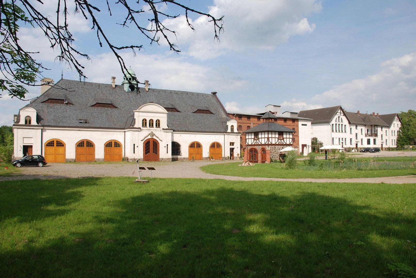 Predaj domu 10.660 m², pozemok 57.500 m², Parkstr. 3, Klocksin, Meklenbursko-Predpomoransko Predaj domu 10.660 m², pozemok 57.500 m², Parkstr. 3, Klocksin, Meklenbursko-Predpomoransko