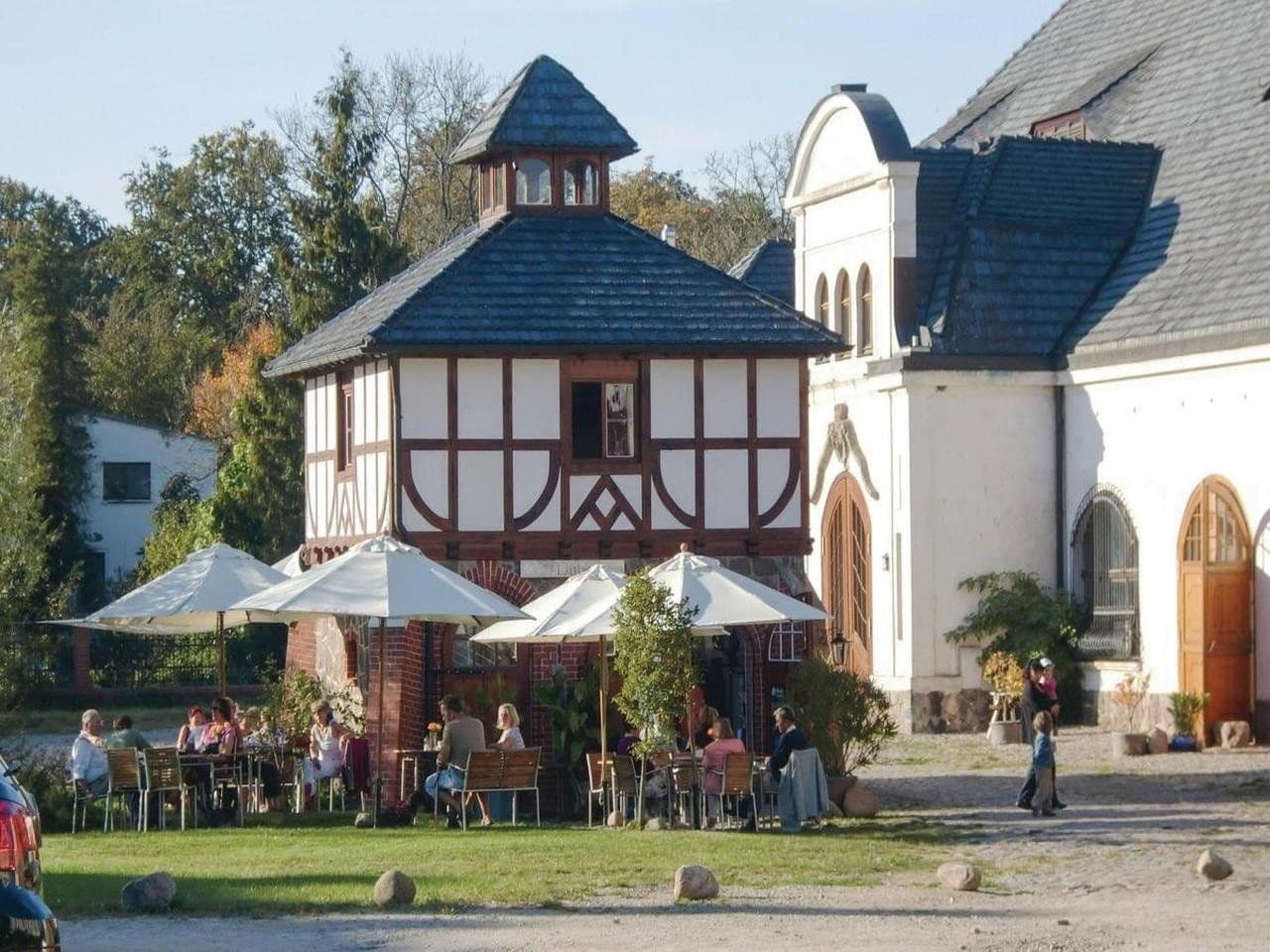 Predaj domu 10.660 m², pozemok 57.500 m², Parkstr. 3, Klocksin, Meklenbursko-Predpomoransko Predaj domu 10.660 m², pozemok 57.500 m², Parkstr. 3, Klocksin, Meklenbursko-Predpomoransko