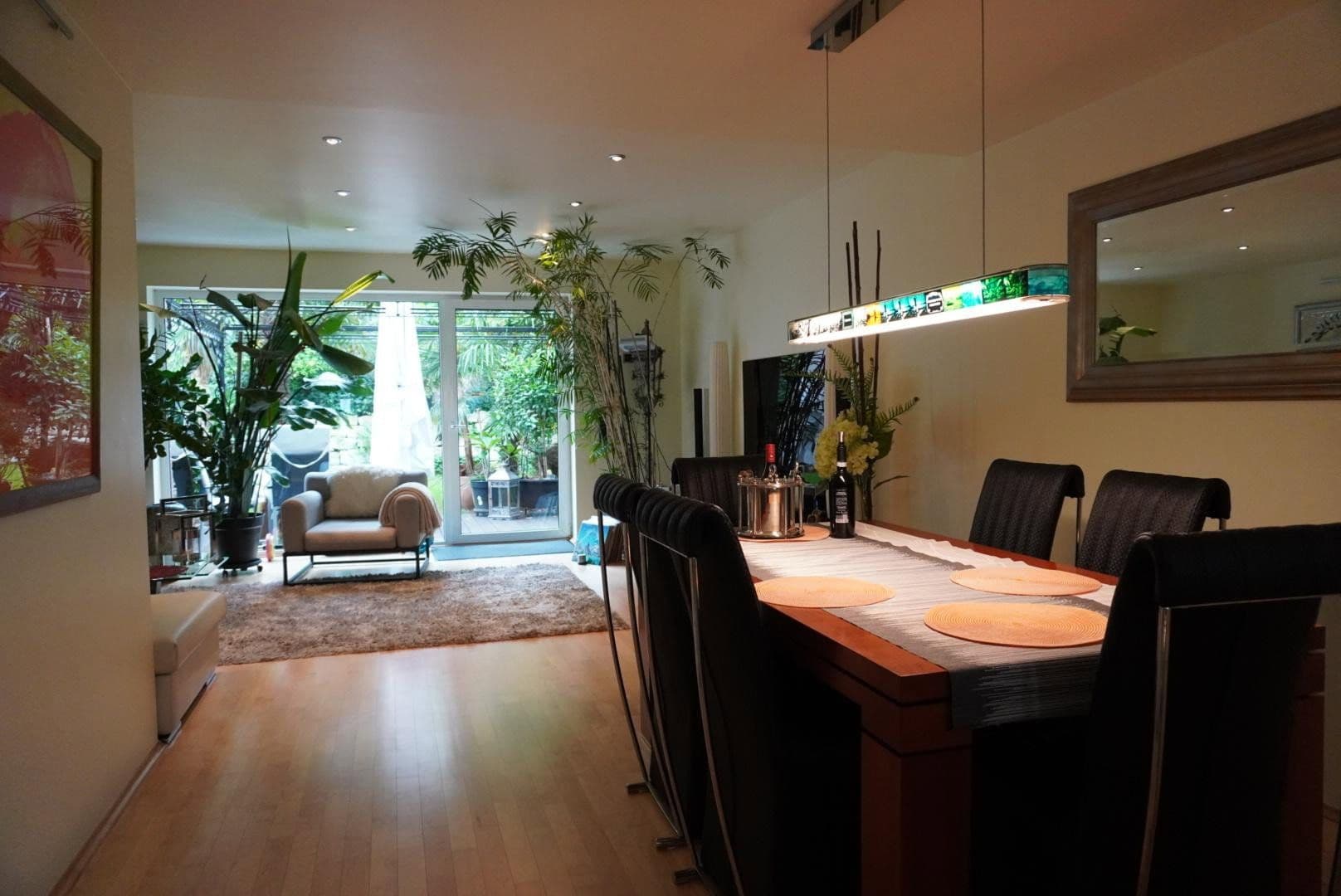 Predaj domu 147 m², pozemok 303 m², Gladbacher Straße 280, Neuss, Severné Porýnie - Westfálsko Predaj domu 147 m², pozemok 303 m², Gladbacher Straße 280, Neuss, Severné Porýnie - Westfálsko