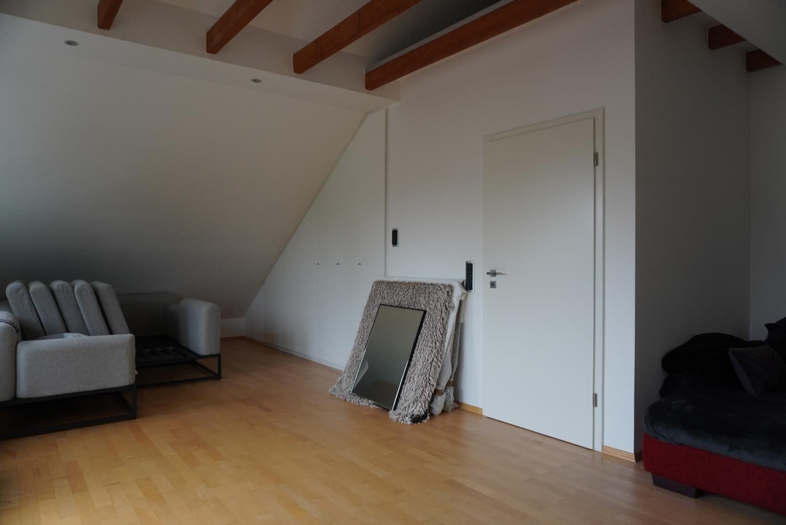 Predaj domu 147 m², pozemok 303 m², Gladbacher Straße 280, Neuss, Severné Porýnie - Westfálsko Predaj domu 147 m², pozemok 303 m², Gladbacher Straße 280, Neuss, Severné Porýnie - Westfálsko