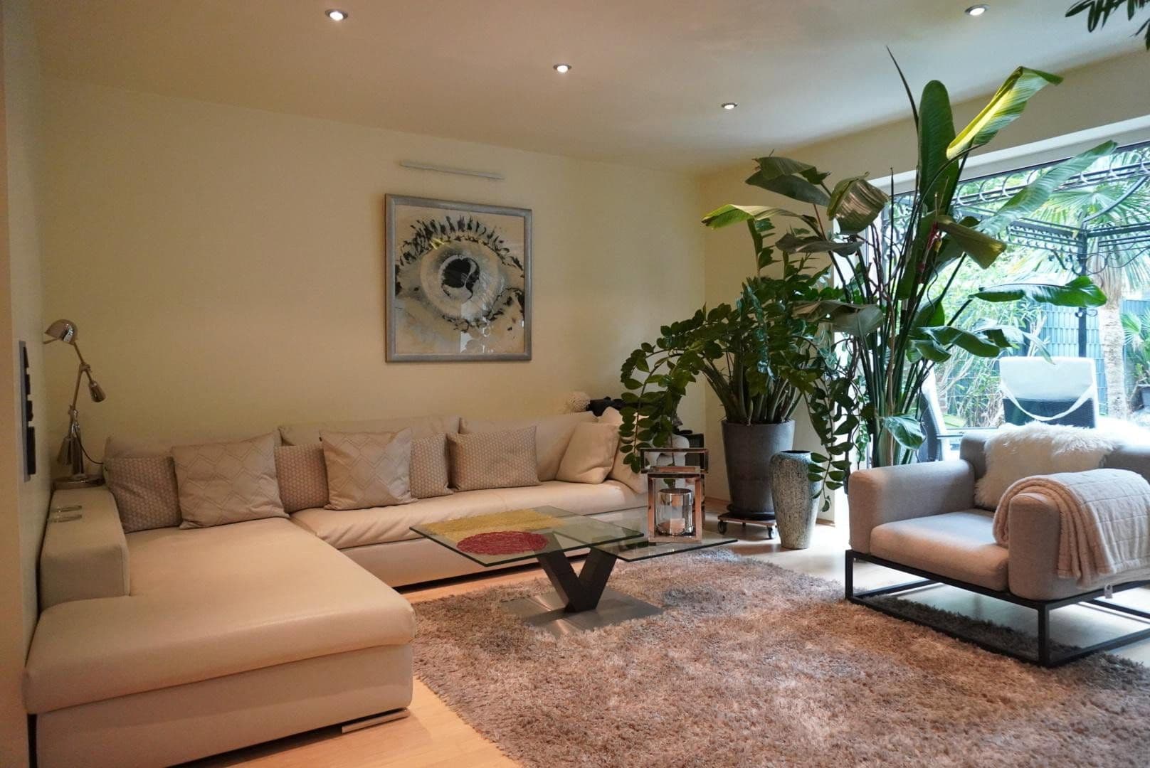 Predaj domu 147 m², pozemok 303 m², Gladbacher Straße 280, Neuss, Severné Porýnie - Westfálsko Predaj domu 147 m², pozemok 303 m², Gladbacher Straße 280, Neuss, Severné Porýnie - Westfálsko