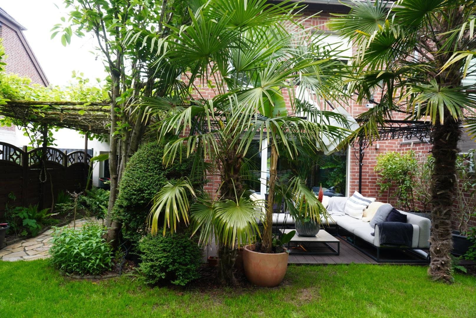 Predaj domu 147 m², pozemok 303 m², Gladbacher Straße 280, Neuss, Severné Porýnie - Westfálsko Predaj domu 147 m², pozemok 303 m², Gladbacher Straße 280, Neuss, Severné Porýnie - Westfálsko
