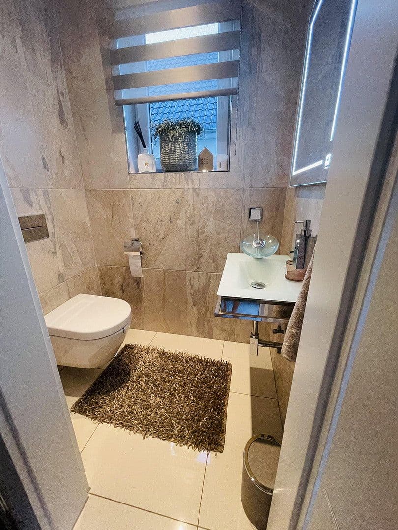 Predaj domu 166 m², pozemok 535 m², Krefeld, Severné Porýnie - Westfálsko Predaj domu 166 m², pozemok 535 m², Krefeld, Severné Porýnie - Westfálsko