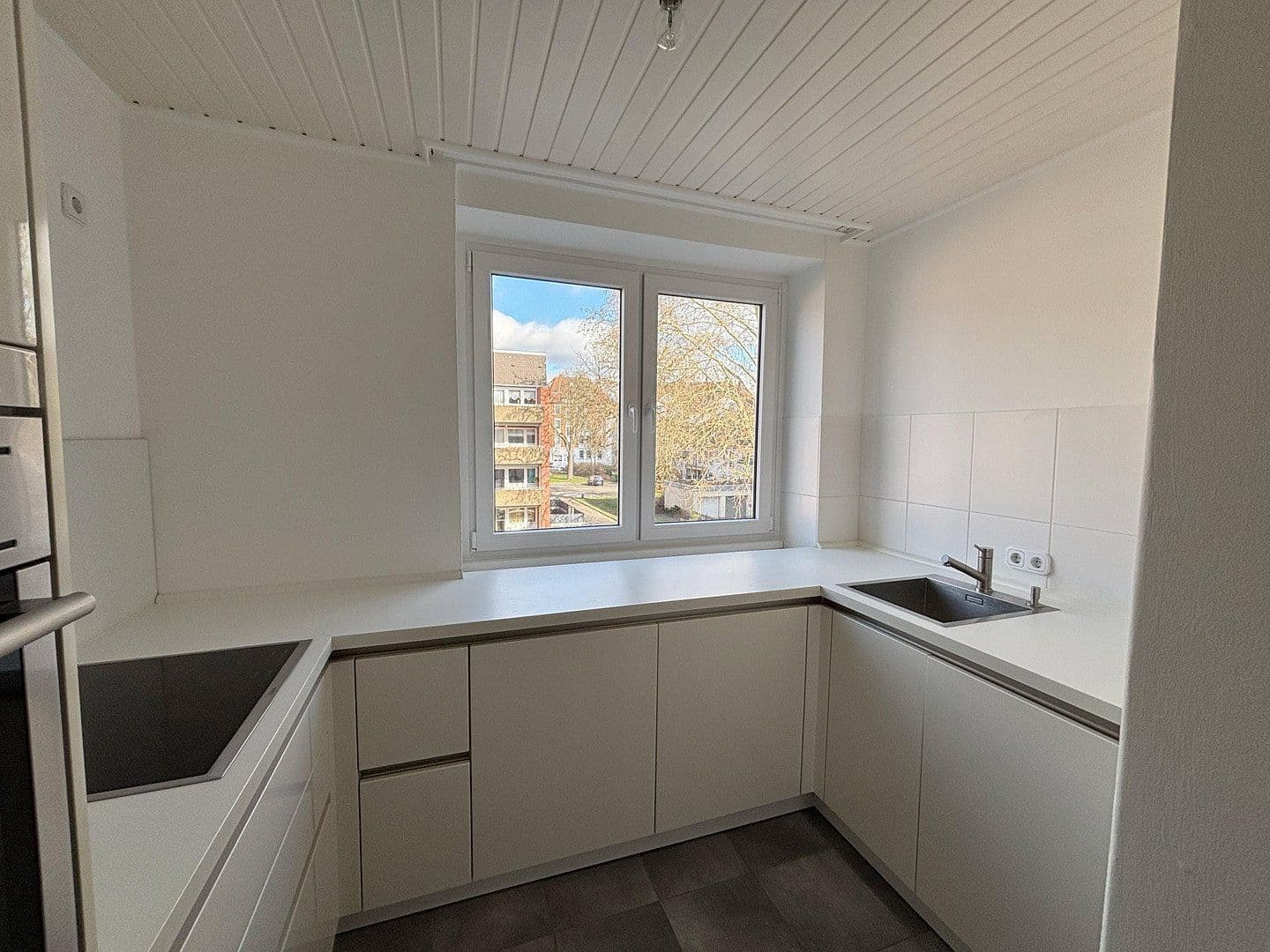 Prenájom bytu 3-izbový 115 m², Braunschweig, Dolné Sasko Prenájom bytu 3-izbový 115 m², Braunschweig, Dolné Sasko