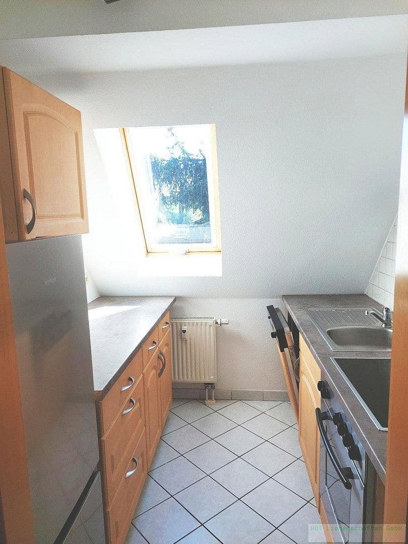 Prenájom bytu 3-izbový 45 m², West Straße 9, Gersdorf, Sasko Prenájom bytu 3-izbový 45 m², West Straße 9, Gersdorf, Sasko