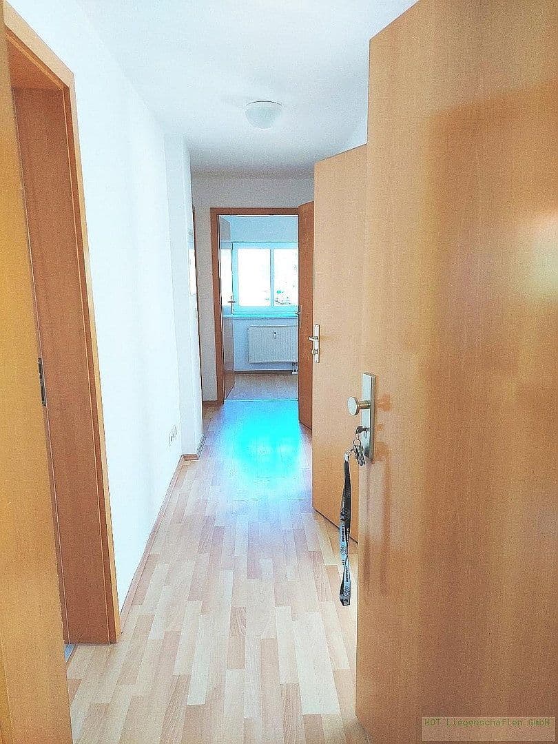 Prenájom bytu 3-izbový 45 m², West Straße 9, Gersdorf, Sasko Prenájom bytu 3-izbový 45 m², West Straße 9, Gersdorf, Sasko