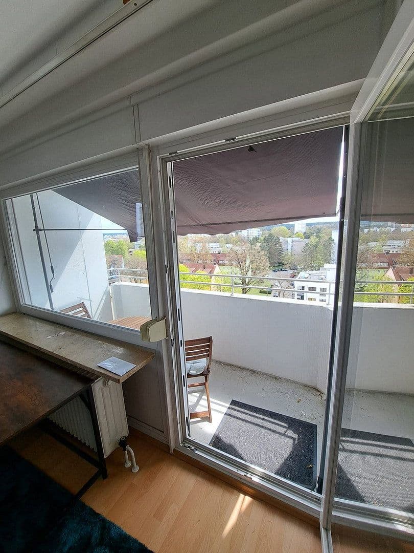 Prenájom bytu 1-izbový 40 m², Trebnitzerstr. 68, Nürnberg - Langwasser, Bavorsko Prenájom bytu 1-izbový 40 m², Trebnitzerstr. 68, Nürnberg - Langwasser, Bavorsko