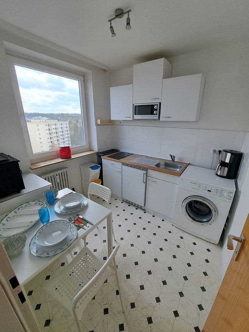 Prenájom bytu 1-izbový 40 m², Trebnitzerstr. 68, Nürnberg - Langwasser, Bavorsko Prenájom bytu 1-izbový 40 m², Trebnitzerstr. 68, Nürnberg - Langwasser, Bavorsko