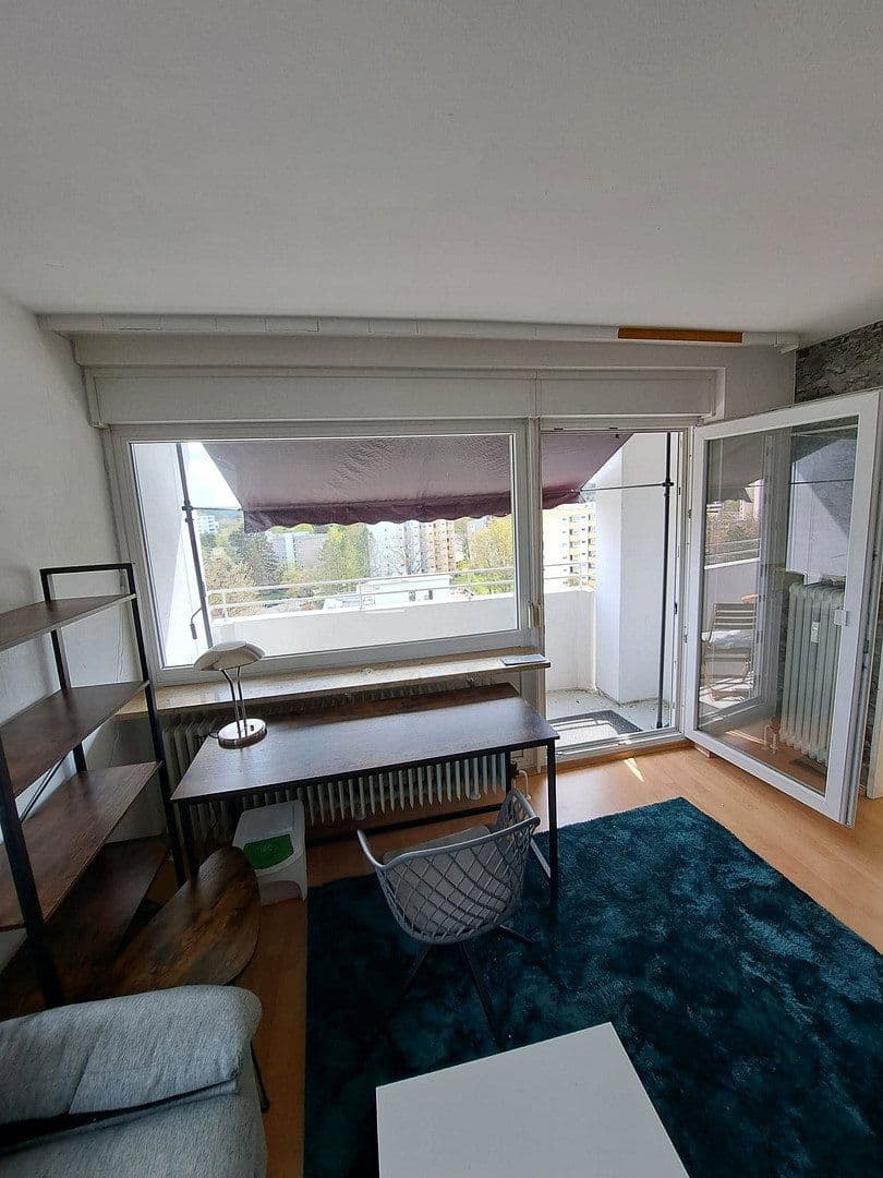 Prenájom bytu 1-izbový 40 m², Trebnitzerstr. 68, Nürnberg - Langwasser, Bavorsko Prenájom bytu 1-izbový 40 m², Trebnitzerstr. 68, Nürnberg - Langwasser, Bavorsko