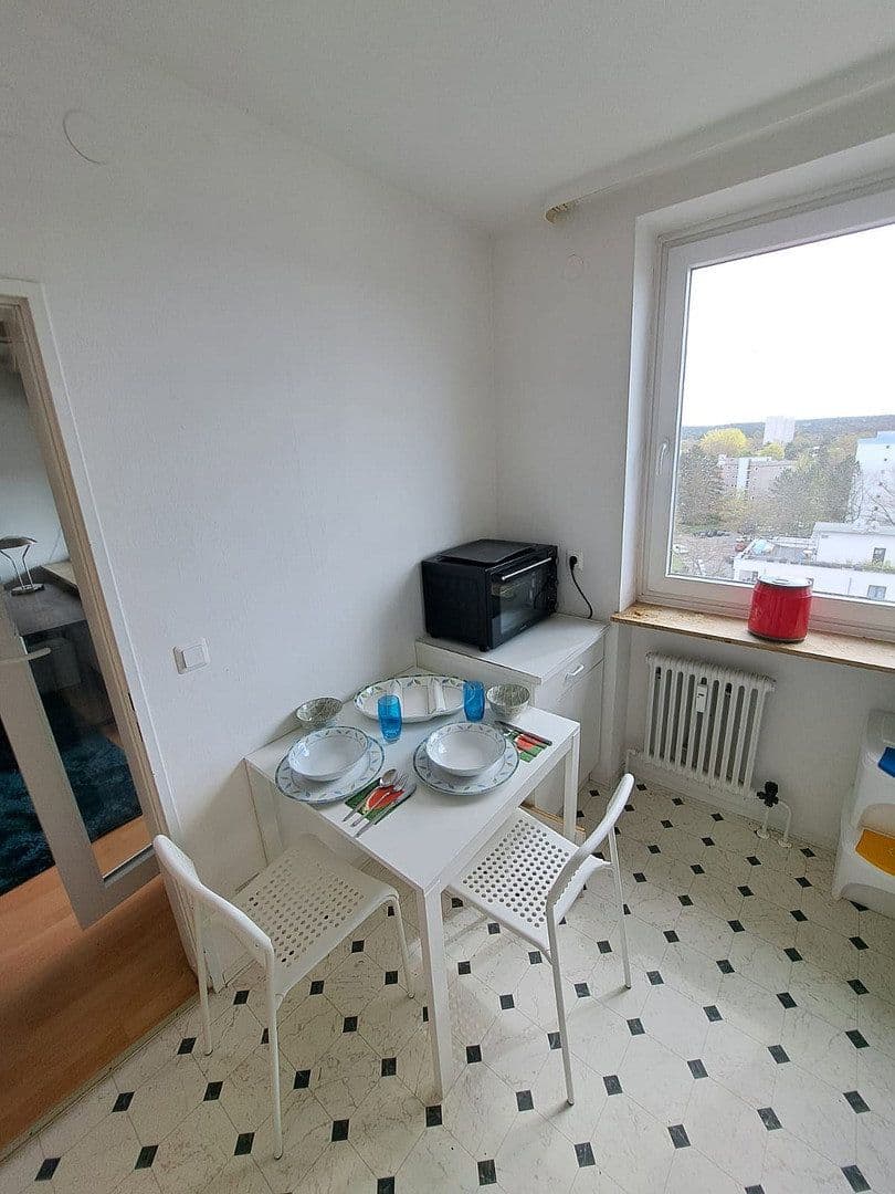 Prenájom bytu 1-izbový 40 m², Trebnitzerstr. 68, Nürnberg - Langwasser, Bavorsko Prenájom bytu 1-izbový 40 m², Trebnitzerstr. 68, Nürnberg - Langwasser, Bavorsko