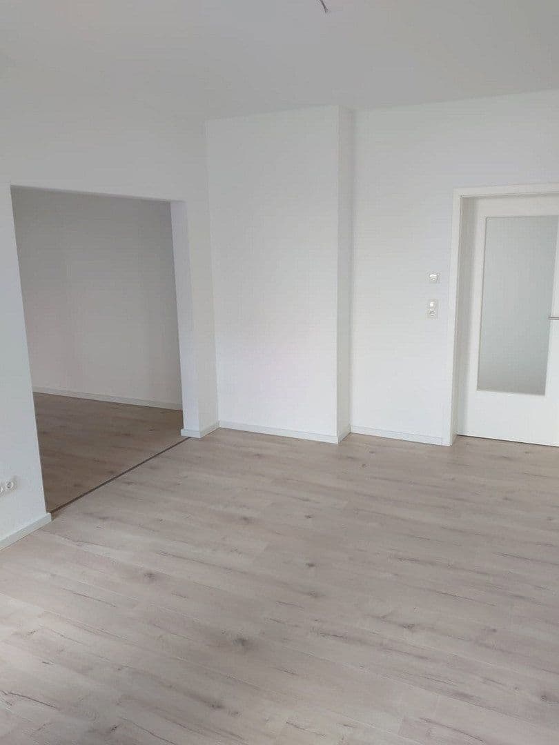 Predaj domu 372 m², pozemok 370 m², Humboldtstraße 8, Reichenbach, Sasko Predaj domu 372 m², pozemok 370 m², Humboldtstraße 8, Reichenbach, Sasko