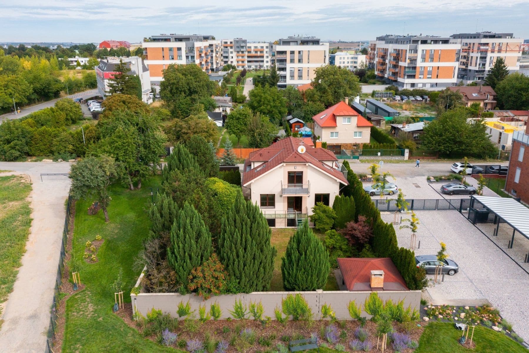 Predaj domu 198 m², pozemok 641 m², Do Zahrádek II, Praha, Praha Predaj domu 198 m², pozemok 641 m², Do Zahrádek II, Praha, Praha