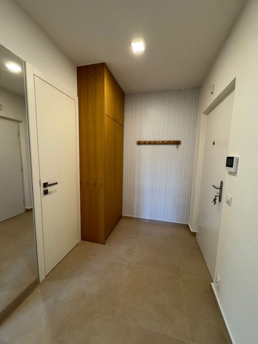 Prenájom bytu 3-izbový 78 m², Podolské nábřeží, Praha, Praha Prenájom bytu 3-izbový 78 m², Podolské nábřeží, Praha, Praha