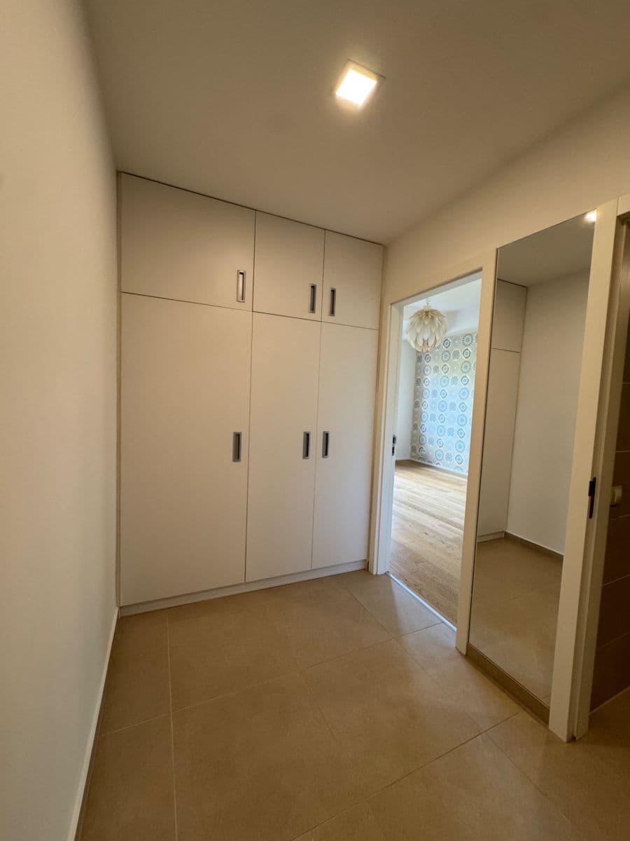Prenájom bytu 3-izbový 78 m², Podolské nábřeží, Praha, Praha Prenájom bytu 3-izbový 78 m², Podolské nábřeží, Praha, Praha