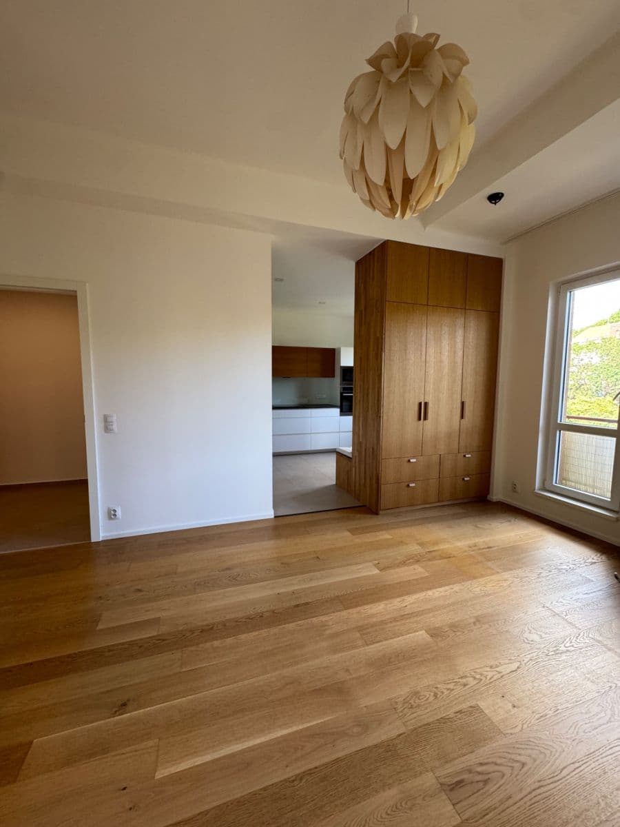 Prenájom bytu 3-izbový 78 m², Podolské nábřeží, Praha, Praha Prenájom bytu 3-izbový 78 m², Podolské nábřeží, Praha, Praha