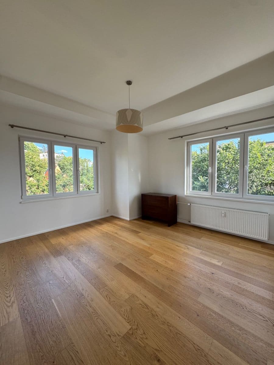 Prenájom bytu 3-izbový 78 m², Podolské nábřeží, Praha, Praha Prenájom bytu 3-izbový 78 m², Podolské nábřeží, Praha, Praha
