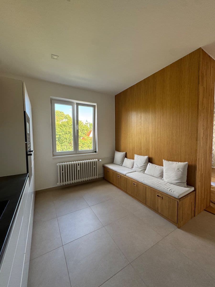 Prenájom bytu 3-izbový 78 m², Podolské nábřeží, Praha, Praha Prenájom bytu 3-izbový 78 m², Podolské nábřeží, Praha, Praha