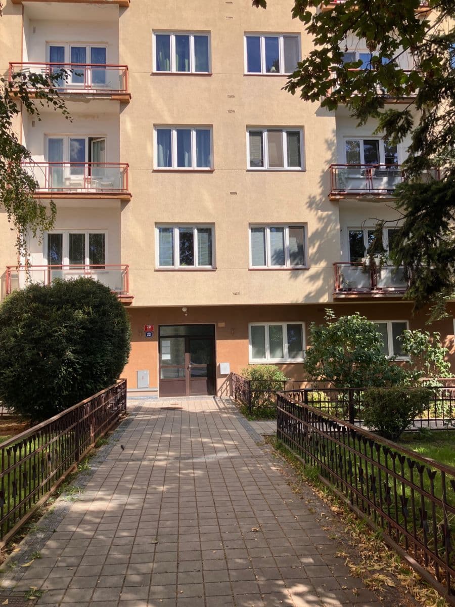 Prenájom bytu 3-izbový 78 m², Podolské nábřeží, Praha, Praha Prenájom bytu 3-izbový 78 m², Podolské nábřeží, Praha, Praha